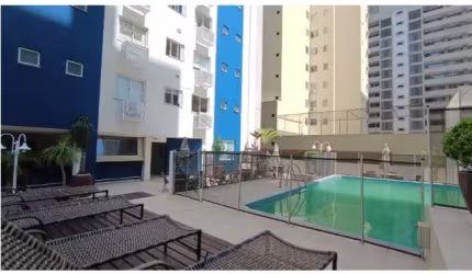 Apartamento locação anual quadra do mar.