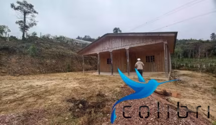 Chácara pronta para lazer ou moradia em Agudos do Sul
