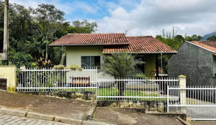 Casa à venda no bairro Warnow - Indaial/SC