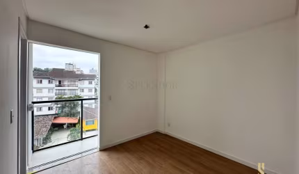 Apartamento com 3 dormitórios (1 suíte) e 2 vagas à venda no bairro da Velha - B
