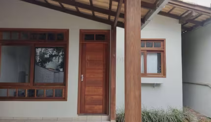 Casa com 3 dormitórios sendo 1 suíte à venda no bairro Escola Agrícola em Blumen