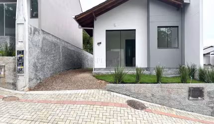 Casa à venda com 2 dormitórios no bairro Warnow em Indaial-SC