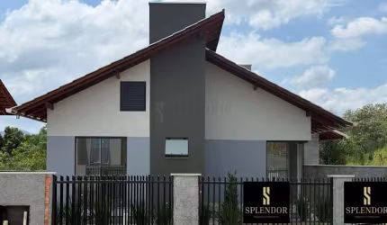 A casa mais linda que eu encontrei nesse segmento de valor. Casa nova à venda co