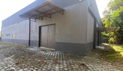 Galpão com 700 m2 disponível para locação no bairro Rio Morto em Indaial-SC.