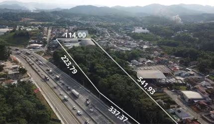 Terreno de aproximadamente 43.575 m2 frente BR 470 com galpão em Blumenau-SC
