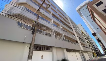 Apartamento 03 dormitórios a venda Meia Praia