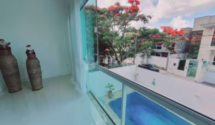 Casa 04 dormitórios locação anual Praia dos Amores Balneário Camboriú