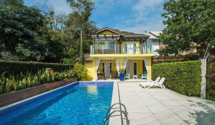 Casa 03 suítes a venda Praia das Taquaras - Balneário Camboriú