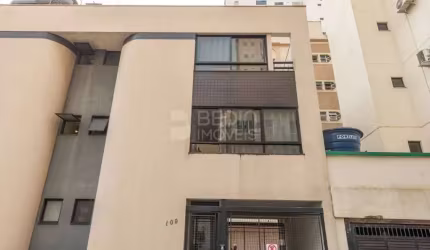 Sobrado triplex 03 dormitórios a venda quadra mar Balneário Camboriú