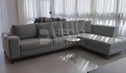 Apartamento 04 suítes locação anual Pioneiros Balneário Camboriú