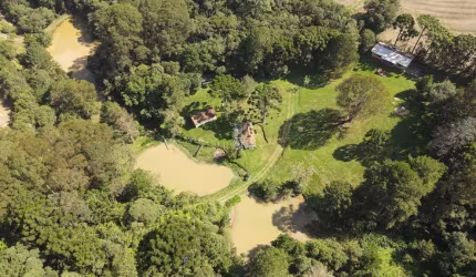 Chácara / sítio com 3 quartos à venda na Estrada para Roça Velha, Contenda, São José dos Pinhais por R$ 2.500.000