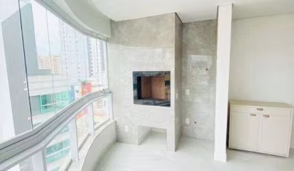 APARTAMENTO 3 SUÍTES - 2 VAGAS - ÁREA DE LAZER - EM RUA RETA AO MAR