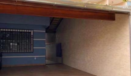 Amplo sobrado 105m², 01 suíte + 02 dormitórios pronto para morar no centro!