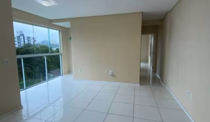 Excelente apartamento 02 dormitórios e vaga coberta no centro de Camboriú