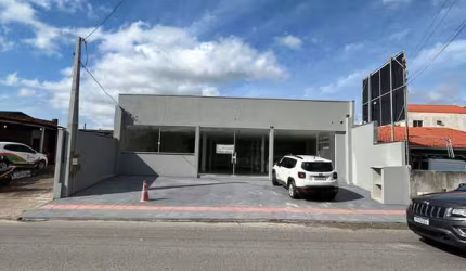 LOCAÇÃO - Sala Comercial - 186m² em Excelente Localização