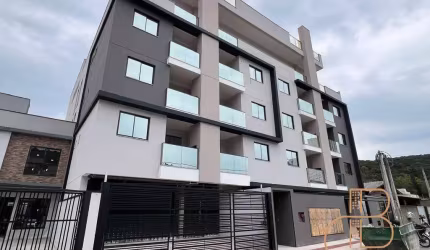 Excelente apartamento 02 dormitórios, prédio com lazer, próximo de BC