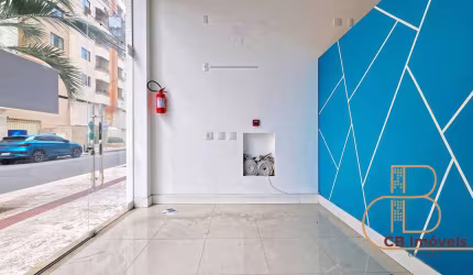 Sala comercial térrea, em uma das principais ruas do centro.