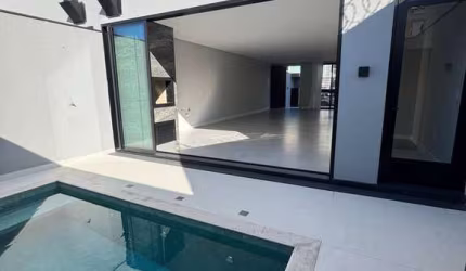 Ampla casa geminada 03 suítes, de alto padrão bairro São Francisco de Assis