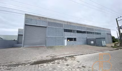 LOCAÇÃO - Galpão com 500m² no bairro Itaipava em Itajaí