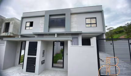 NOVA - Ampla casa geminada de alto padrão com 03 suítes no bairro Areias