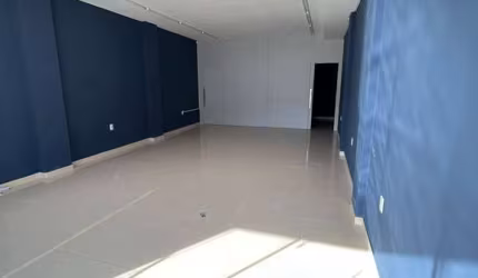 LOCAÇÃO - Sala comercial térrea 60m², bairro da Barra em Balneário Camboriú