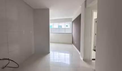 Amplo apartamento diferenciado, 01 suíte + 01 dormitório, pronto para morar
