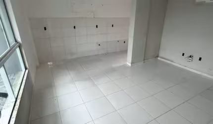 LOCAÇÃO - Apartamento térreo com terraço, 02 dormitórios, no Santa Regina