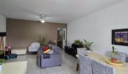 Apartamento para Venda com Salão, Varandão, 3 Quartos, Sendo 1 Suíte e 2 Vagas de Garagem.