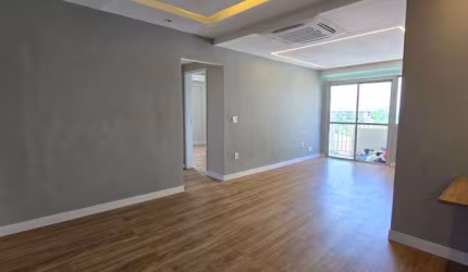 Pechinha. Apartamento com Salão, 2 Suítes, Cozinha Americana e 1 Vaga.