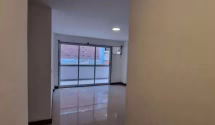 Apartamento para venda tem 96 metros quadrados com 2 quartos