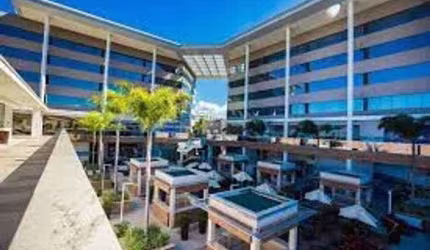 Recreio dos Bandeirantes. Loja com Jirau no Centro Comercial para Venda.