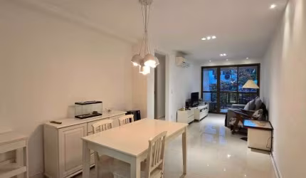 Freguesia. Apartamento com Salão, Varanda, 3 Quartos, Sendo 2 Suítes e 2 Vagas.