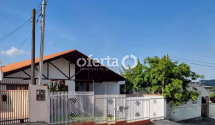 Casa com 3 quartos à venda no Centro, Lapa , 200 m2 por R$ 750.000