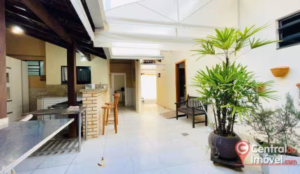 Casa, 4 dormitórios, Temporada por 1.500,00/diária, Balneário Camboriú/SC