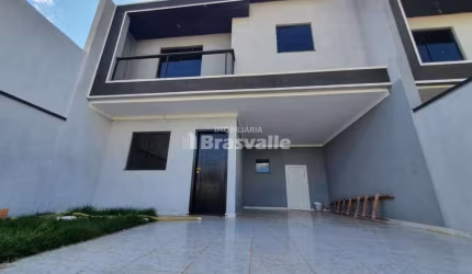 Sobrado a venda no bairro Fag