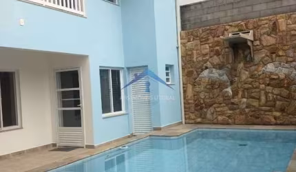 Sobrado com 4 dorms, Piscina  Flórida em Praia Grande
