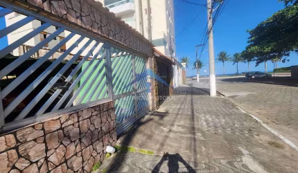 Casa com 2 dorms, Maracanã, Praia Grande - R$ 699 mil, Cod: 4829