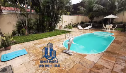 Casa - Plana c/ Sala, Varanda, 03 quartos, Piscina, 04 vagas, com terreno 10 x 52 á um quarteirão da Av. Desembargador Gonzaga.