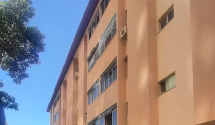 Apartamento próximo ao Shopping Rio Mar, Bém conservado, c/ Sala, 03 quartos (01Suite), Cozinha, Armários, Dep. de Empregada e 01 Vaga.