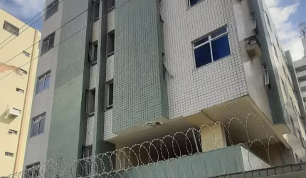 Apartamento próximo ao Colégio Farias Brito, entre Av. Dom Luiz e Av. Santos Dumont, c/ Sala, 02 quartos (01 Suite), Cozinha, DCE, Armários, 01 Vaga, Condominio c/ Portaria 24 horas e 01 Elevador.