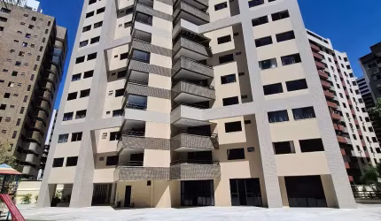Apartamento no Meireles, próximo ao Clube do Náutico, Nascente, c/ Sala, Varanda e 03 Suites.