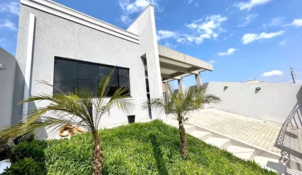 Casa à Venda em Cará-cará, Ponta Grossa - PR