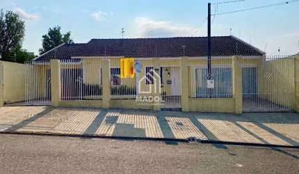 Casa à Venda em Oficinas, Ponta Grossa - PR