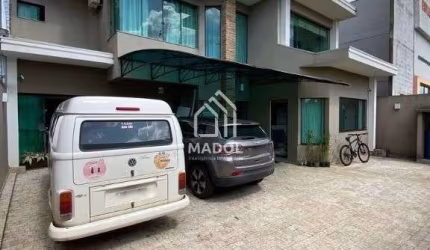 Casa à Venda em Oficinas, Ponta Grossa - PR