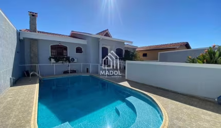 Casa à Venda em Oficinas, Ponta Grossa - PR