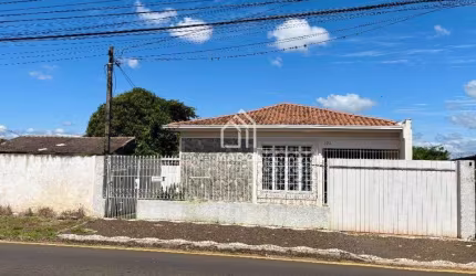 Casa à Venda em Oficinas, Ponta Grossa - PR
