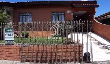 Casa à Venda em Uvaranas, Ponta Grossa - PR