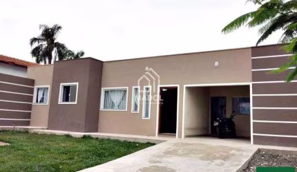 Casa à Venda em Uvaranas, Ponta Grossa - PR