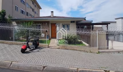 Casa à Venda em Uvaranas, Ponta Grossa - PR