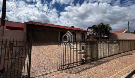 Casa à Venda em Uvaranas, Ponta Grossa - PR